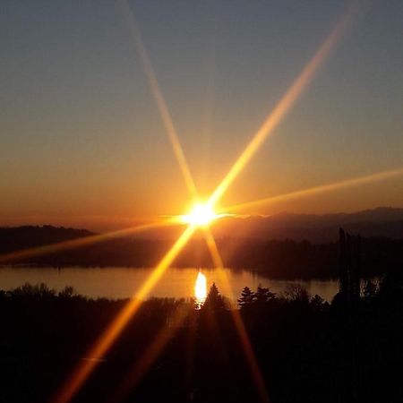 Tramonto Al Lago Gavirate Exterior photo