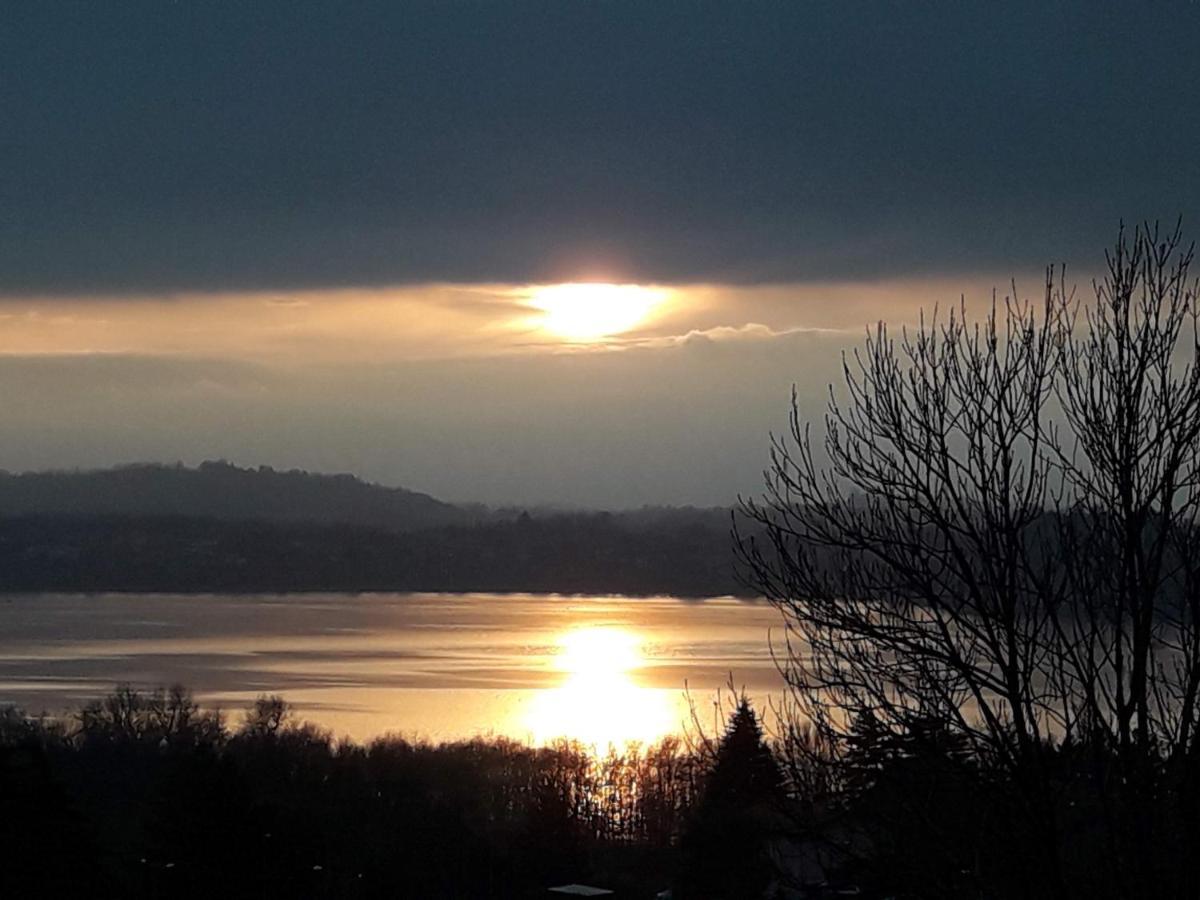 Tramonto Al Lago Gavirate Exterior photo